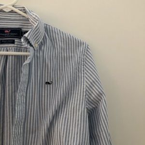 Vineyard vines button down 30% OFF!